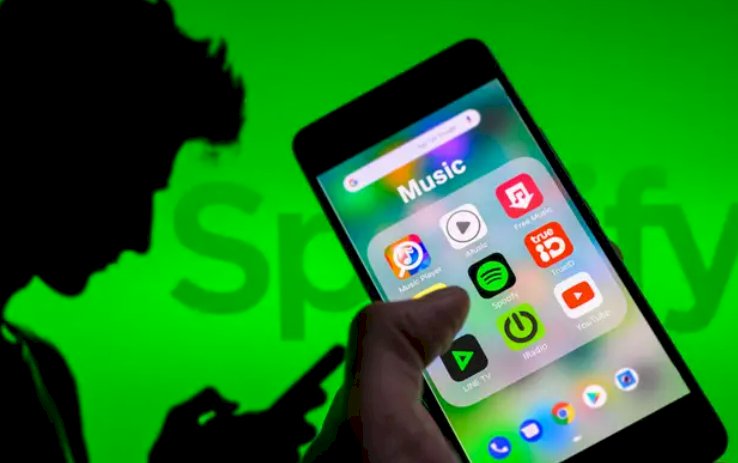 AI and Bots Allegedly Used to Fraudulently Boost Music Streams